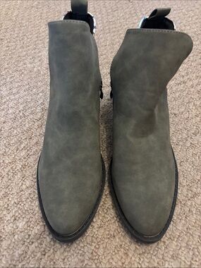 Suede Olive Green Women's Ankle Boots - Pointed Toe Booties